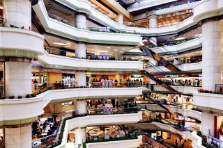 Η Mallμανία πάει σύννεφο…