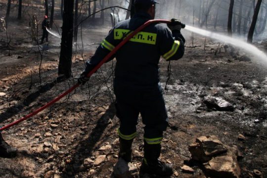 Πέθανε ο πυροσβέστης που είχε τραυματιστεί στο Ζευγολατιό