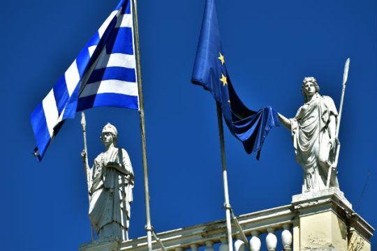 Ποιος μπορεί να σταματήσει τα μνημόνια και τον ρατσισμό;
