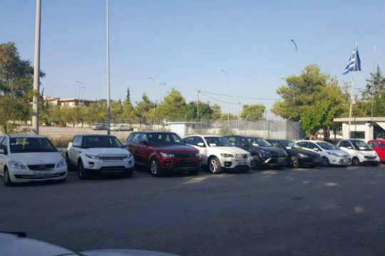Εξαρθρώθηκε συμμορία κλεπτών υπερπολυτελών αυτοκινήτων
