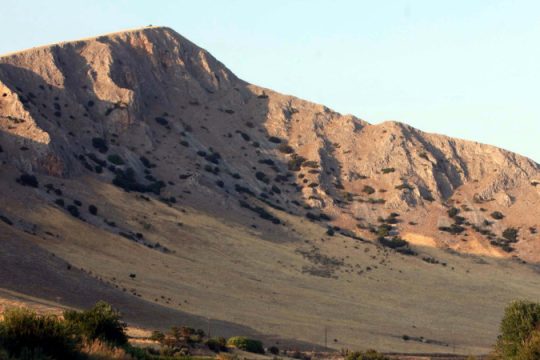 Έρευνες για πτώση σκάφους στον Τύρναβο