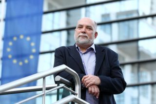 Άλλη μία στρατηγική θέση αδειάζει στην ευρωζώνη