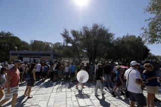 Αρχαιοφύλακες σε στάση… αναμονής