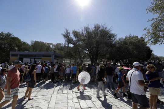 Αρχαιοφύλακες σε στάση… αναμονής