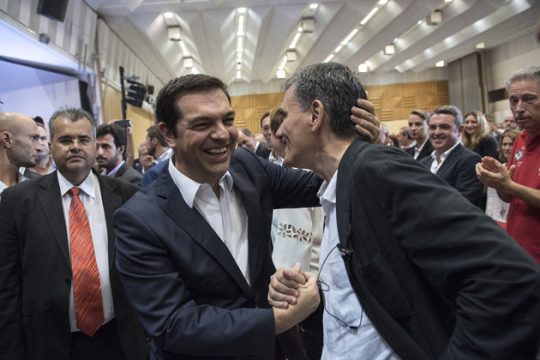 Χαμόγελα μεν, νηφαλιότητα δε