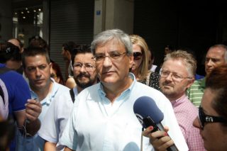 ΑΡΣΙ εμπιστοσύνης στον Δημήτρη Βαρνάβα