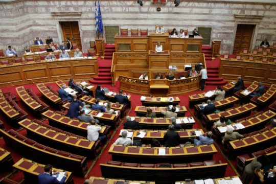 Υψηλοί τόνοι και αντιπαράθεση στο νομοσχέδιο για τα ΑΕΙ