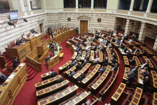 Αναρμόδια η Βουλή, στη δικαιοσύνη ο Γιάννος Παπαντωνίου