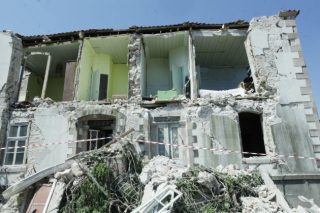 Υπουργικές αποφάσεις για τη σεισμόπληκτη Βρίσα
