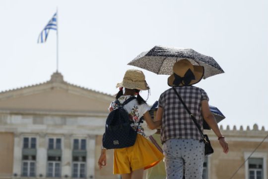 Ζεστός καιρός και βοριάδες