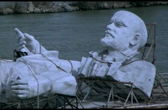 Οι τόποι μνήμης και η βία των πλουσίων