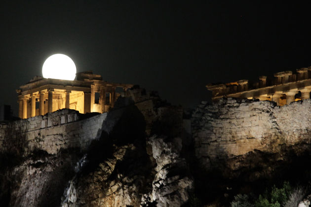Ξενύχτι στα αρχαία με την πανσέληνο