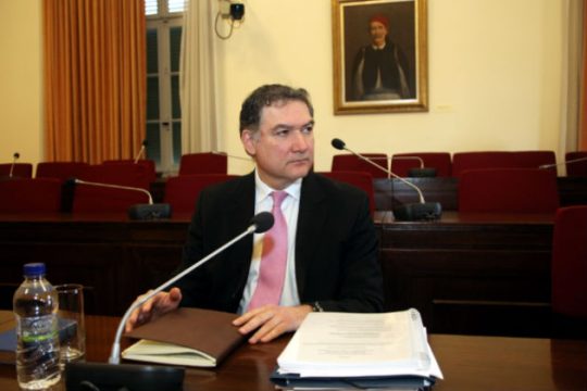 Εργολαβική υπεράσπιση Γεωργίου από τους Financial Times