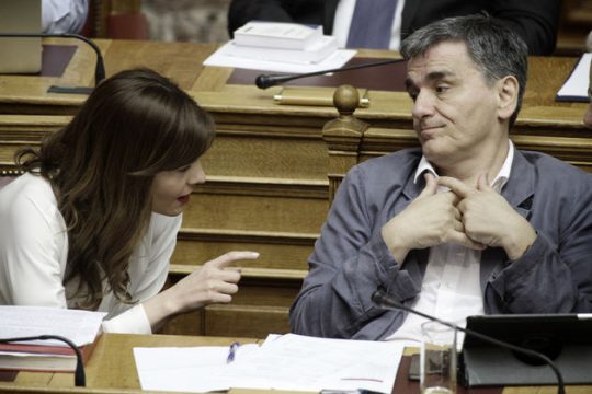Βαρύς ο πέλεκυς της τρίτης αξιολόγησης
