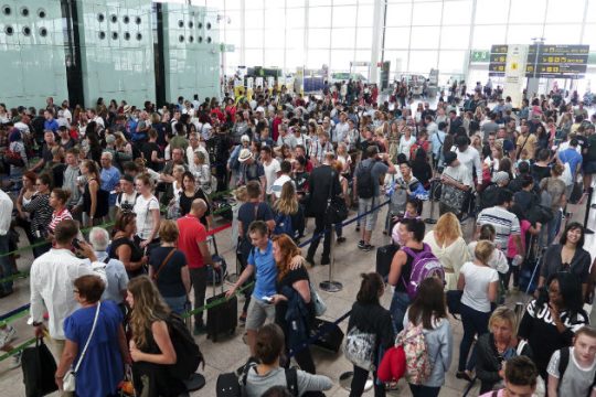 Απεργιακό χάος στο αεροδρόμιο της Βαρκελώνης