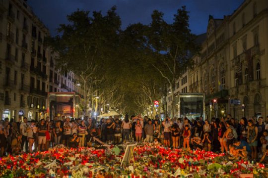 Σε όλη την Ευρώπη αναζητούν τον δράστη της Βαρκελώνης