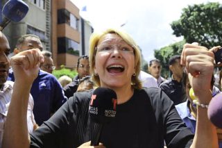 Ανταρσία με στοιχεία… οπερέτας σε στρατιωτική βάση της Βενεζουέλας
