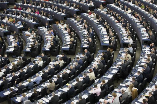 Η Ευρωομάδα της Αριστεράς καλεί την Εσθονία να ακυρώσει τη σύνοδο