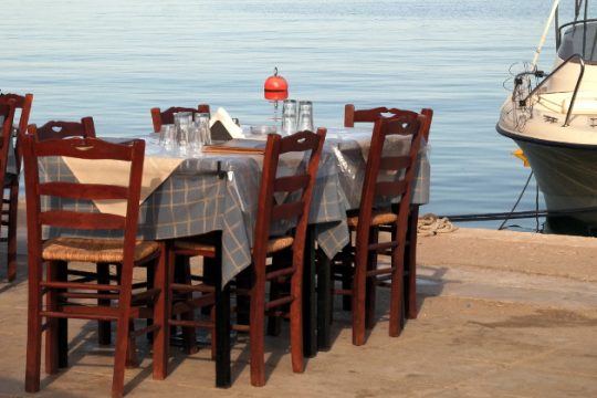 Λαβράκια φοροδιαφυγής σε νησιά και τουριστικές περιοχές