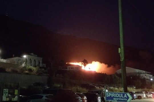 Πύρινα μέτωπα σε Κεφαλονιά και Ιωάννινα