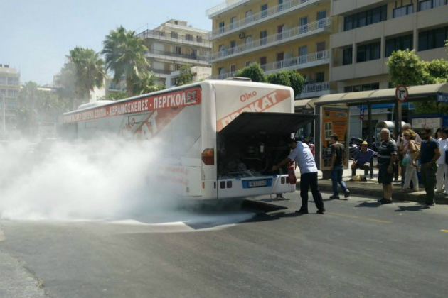 Φωτιά σε αστικό λεωφορείο στο κέντρο του Ηρακλείου