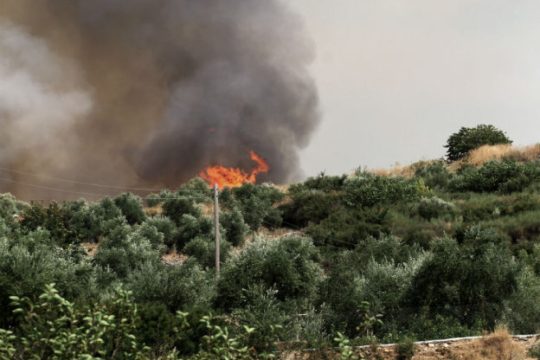 Χωρίς ενεργό μέτωπο οι φωτιές της χώρας
