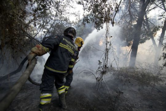 Και εμπρηστές και πυροσβέστες για 10 ευρώ την ώρα
