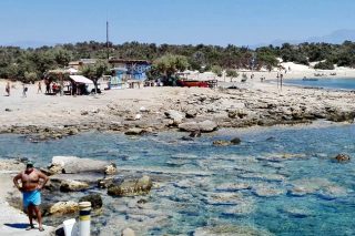 Παραβατικότητα, μέρος δεύτερο, στο Γαϊδουρονήσι