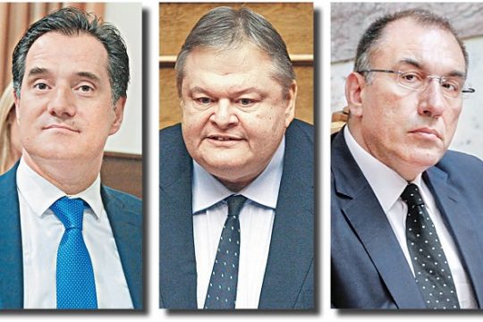 Βγήκαν τα… σφυροδρέπανα