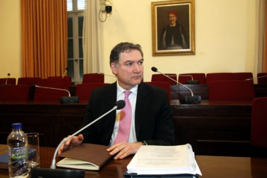 Σφίγγουν τον κλοιό οι Βρυξέλλες για τον Γεωργίου