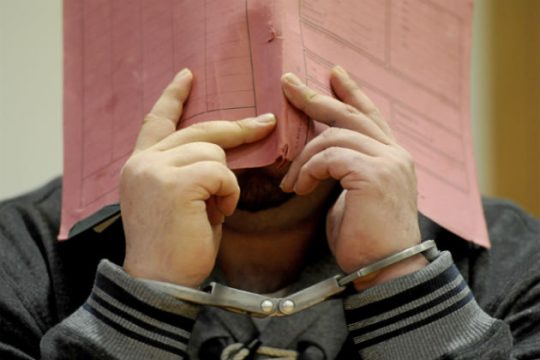 Καταδικασμένος για 2 δολοφονίες, ύποπτος για άλλες 84