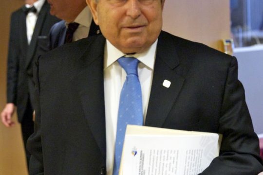 «Τζαι με το παραπάνω»*