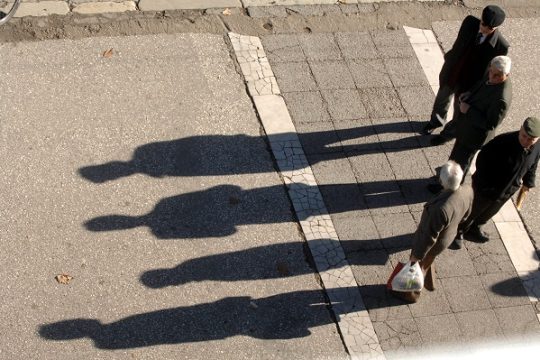 Γερνάμε και δεν γεννάμε