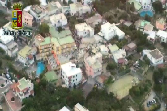 Πώς η μαφία οικοδόμησε την καταστροφή στην Ισκια