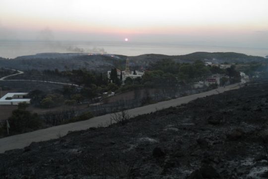 Στάχτη χιλιάδες στρέμματα στα Κύθηρα