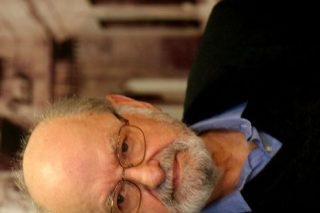 «Χρειάζεται να σηκωθεί το έθνος. Αλλά ποιος θα το σηκώσει;»