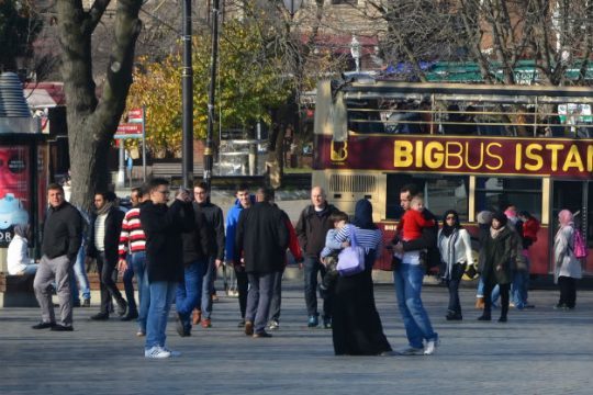 Τραυματίες από έκρηξη βόμβας στη Σμύρνη