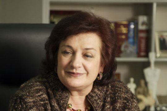 Το… τερμάτισε η Γιαννάκου: «Αριστερής προέλευσης ο ναζισμός»!