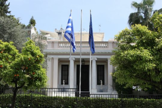 Το Μαξίμου μένει σε εγρήγορση