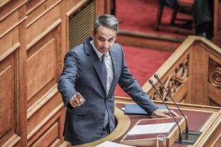 Αδιάβαστος ή ψευδόμενος;