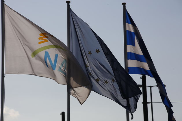 Αρον άρον υποστολή αντικομμουνιστικής σημαίας