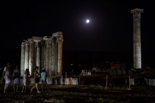 Eντυπώσεις από το φως της σελήνης