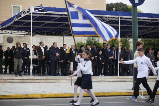 Στις πλάτες των παιδιών