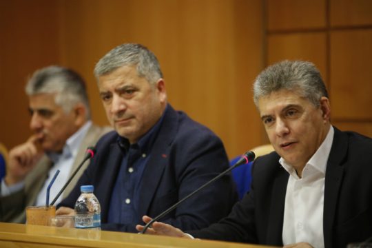 «Άλλα λόγια» Πατούλη στα πυρά Αγοραστού