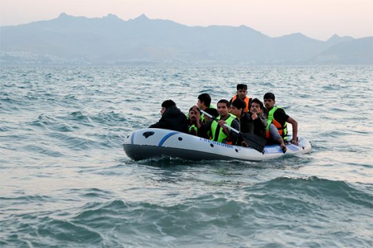 Με φουσκωτό στην Παλαιόχωρα τέσσερις μετανάστες