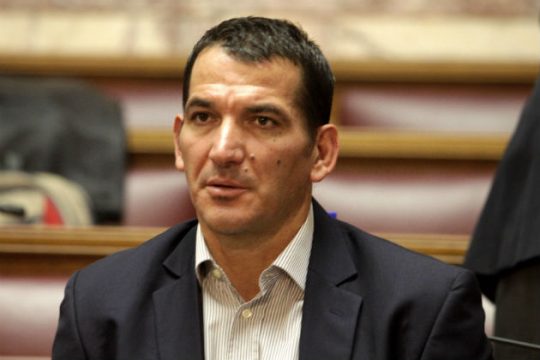 Κόντρα για τη «μετανάστευση» Πύρρου