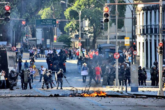 Η στρατιωτικοποίηση και η ειρήνευση που δεν έγινε…