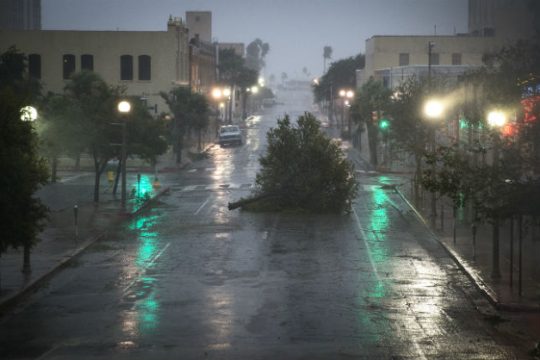 Στη δίνη του Χάρβεϊ το Τέξας