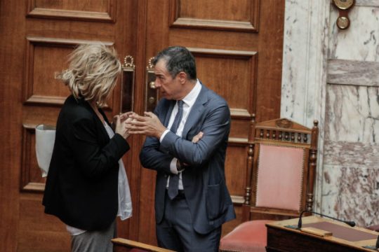 Αντιπολιτευτικό μέτωπο κατά του νομοσχεδίου