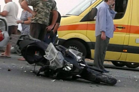 Πατέρας και κόρη τραυματίστηκαν σε τροχαίο στην Κίσσαμο